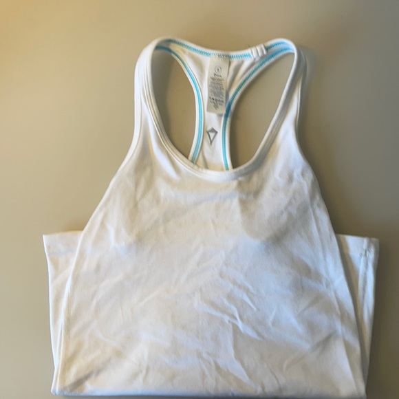 Iviva by Lululemon girls Tank. Excellent condition - Picture 1 of 3